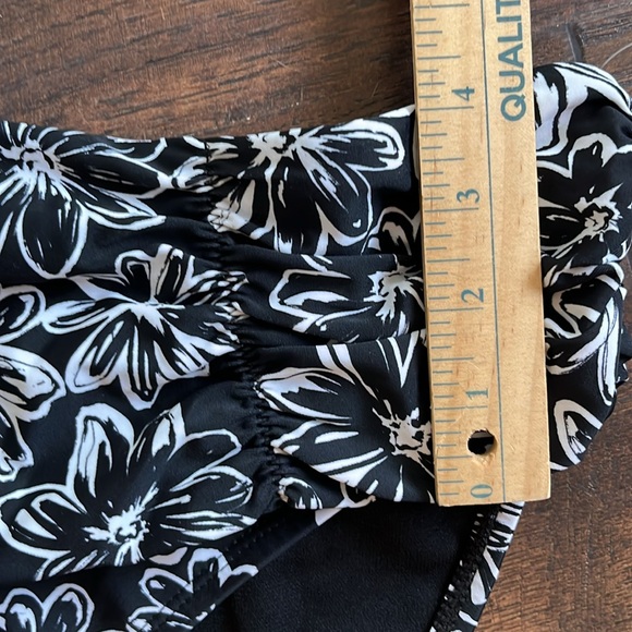 Time and Tru Women’s Mid-Ruse Bikini Swimsuit Bottom Floral Prints Size 1X - Picture 10 of 12